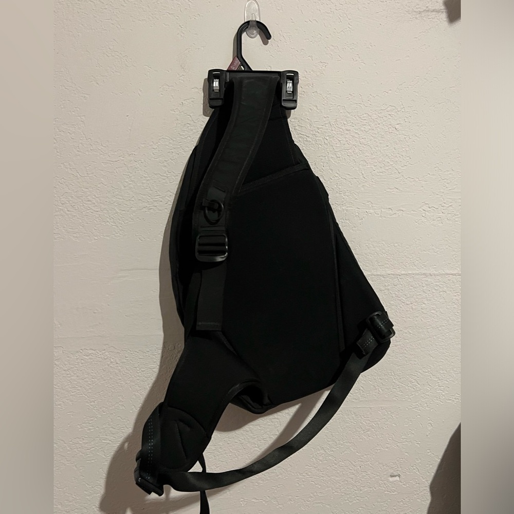Arc'teryx Quiver Crossbody Sling Bag - Picture 3 of 3